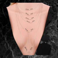 Zilveren kruis ketting  Bewerkt  4 cm