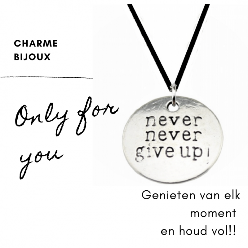 Never give up ketting koord