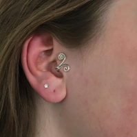 Zilverkleur earcuff Kolk (ook voor tragus)