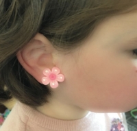 2 paar  Clip oorbellen bloem geel roze