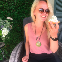 Ketting rond groen hout suede koord allergie vrij