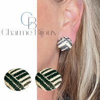 Clip oorbellen zwart  ecru 17.5 mm  Random