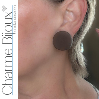 Clip oorbellen 2.5 cm Donker Bruin hout 1.8 cm dik