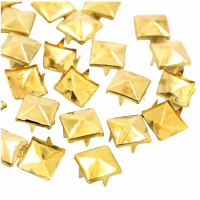 80 goudkleurige studs- 1 cm - vierkant