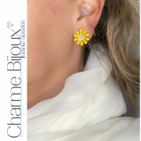 Clip oorbellen- madelief-bloem -geel emaille