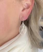 Klem oorbellen druppel filigraan zilverkleur 5 cm
