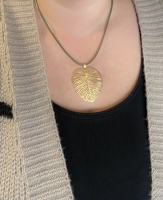 Ketting goudkleurig boomblad groen