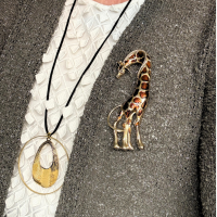 Broche Giraf goudkleur bruin 11 cm