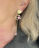 Clip oorbellen  Laura goudkleurig roze bloem