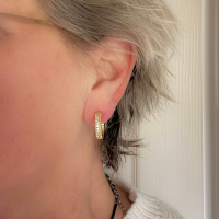 Klem oorringen goudkleurig granulaat zirkonia 2 cm