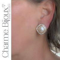 Clip oorbellen parel Yeni goudkleur  vol kunststof 2 cm