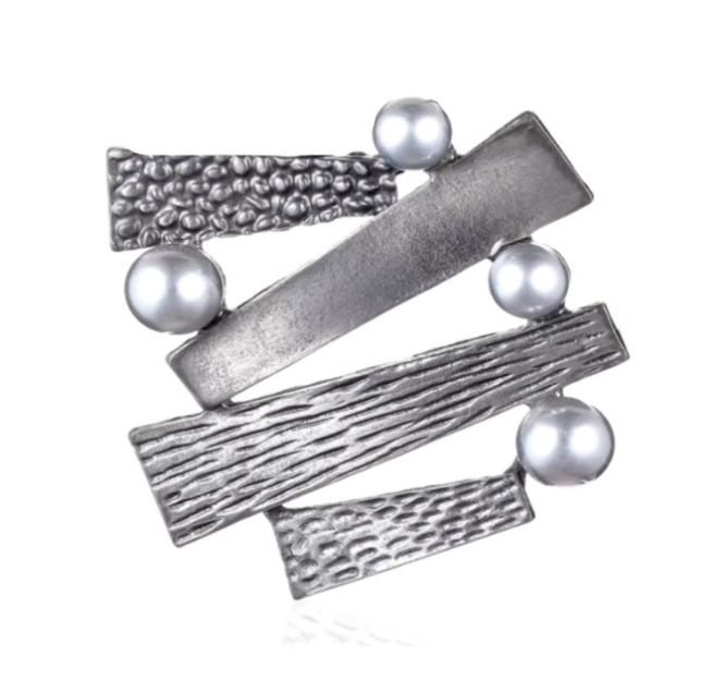 Broche parel grijs 5 cm