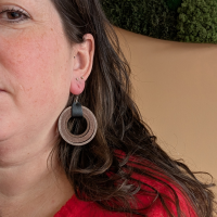 Allergievrije oorbellen hout Ebony 6,5 cm