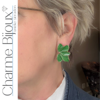 Oorbellen groen blad goudkleur stekers