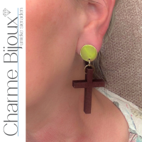 Clip oorbellen Kruis Bruin Hout goudkleurig